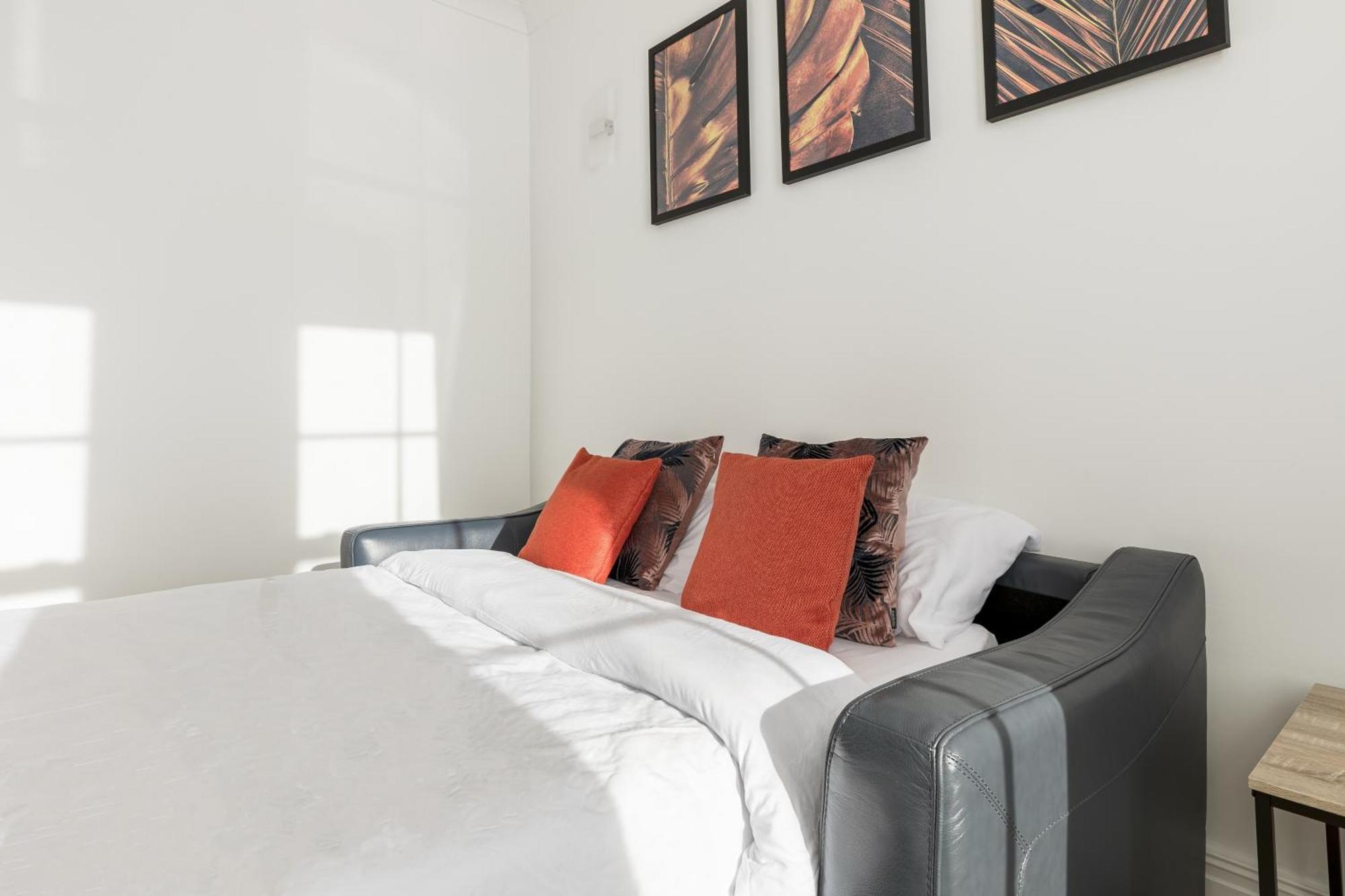 Modern Aptmt, 2 Stops To Central London, Smart Lock, Netflix Ealing Eksteriør bilde