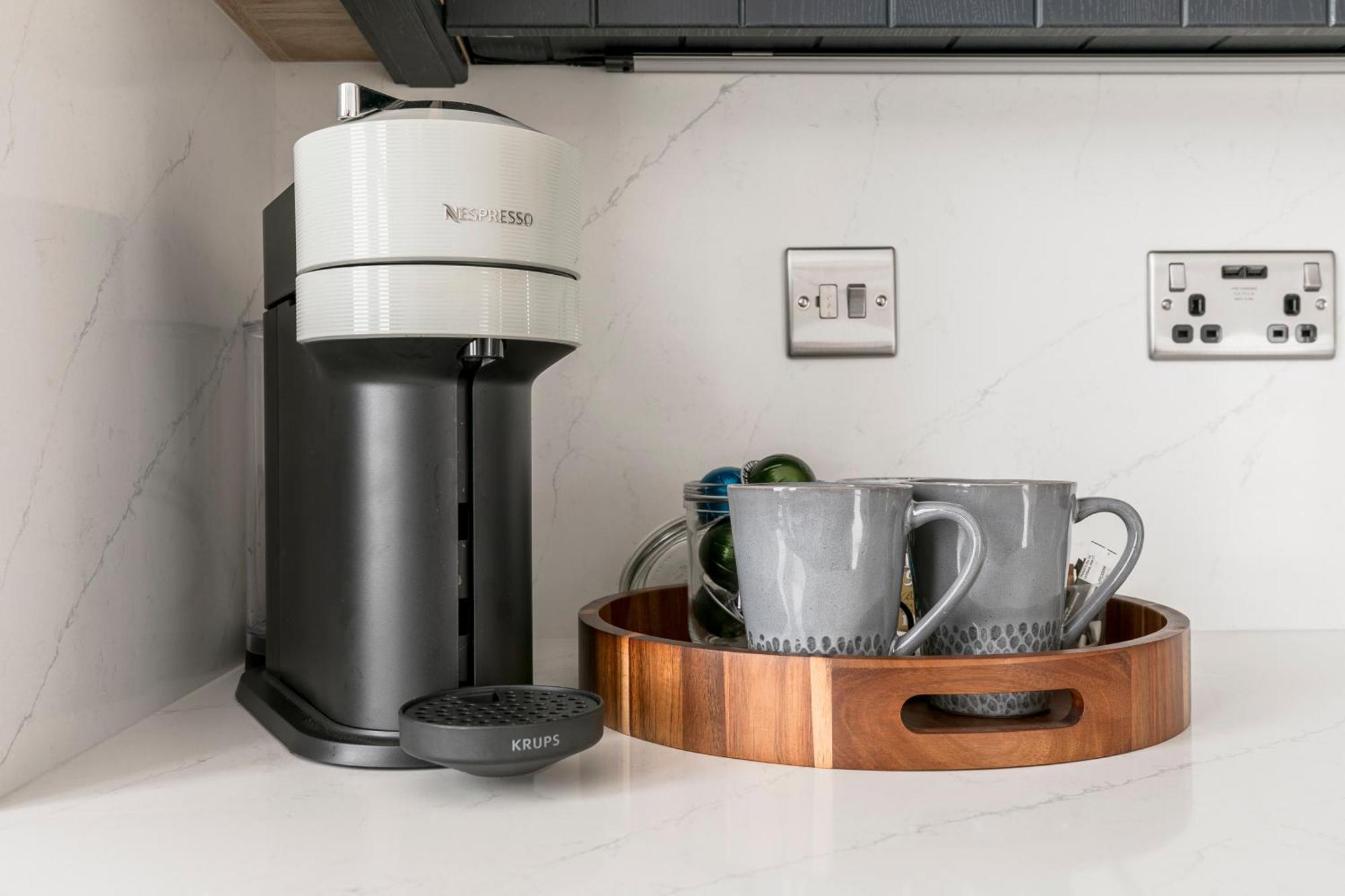 Modern Aptmt, 2 Stops To Central London, Smart Lock, Netflix Ealing Eksteriør bilde